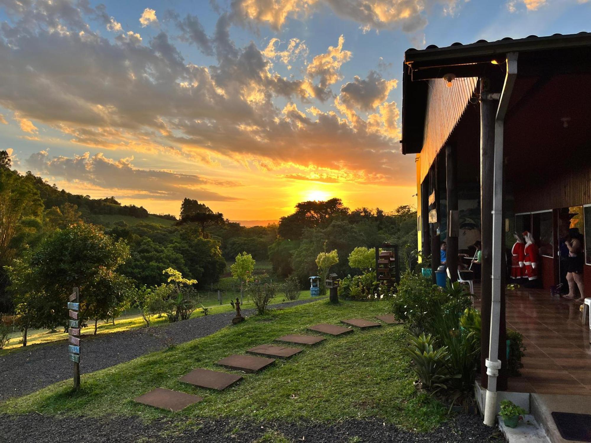 Pousada Rural Encantos Da Natureza Caraa Esterno foto